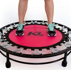 Cama elástica: diversão e exercício