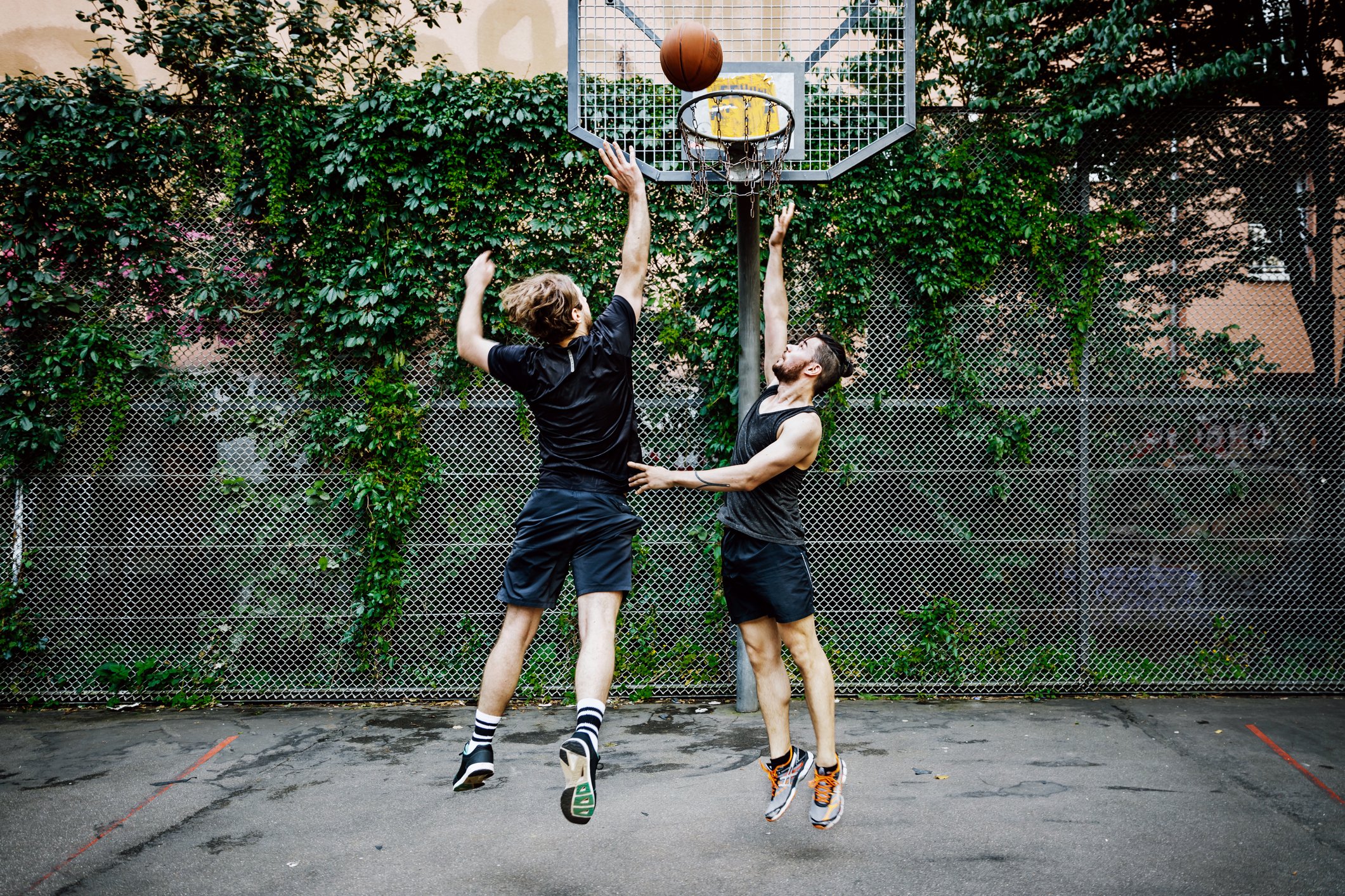 O laranja no basquete - Mulheres à Cesta