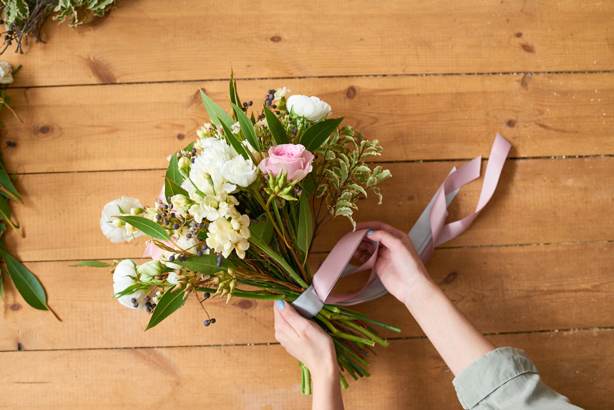 Lançamento do buquê de flores: conheça tudo sobre essa tradição!