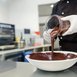 Como derreter chocolate no micro-ondas sem errar