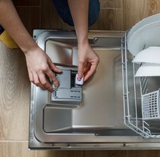 Lava-louças portáteis: a solução que faltava pra quem tem cozinha pequena