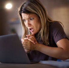 Tela preta no notebook: entenda o que pode ser e como resolver