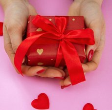 Dia dos Namorados 2025: 8 ideias de presentes criativos e baratos