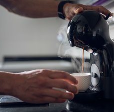 Cafeteiras profissionais: elevando o nível do seu café em casa