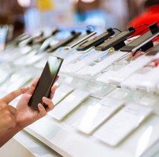 Smartphones custo-benefício: melhores opções na Liquidação Fantástica 2025