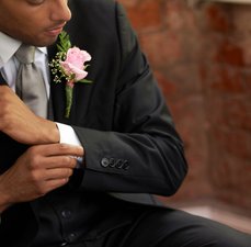 Terno para noivo: dicas para escolher o modelo certo