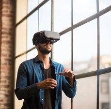 Óculos de realidade virtual pra celular: como funciona e melhores apps