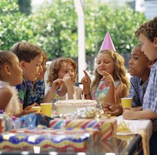 Lembrancinha de festa infantil: ideias criativas e personalizadas pra agradecer os convidados