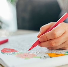Os melhores materiais para usar no seu livro de colorir Bobbie Goods