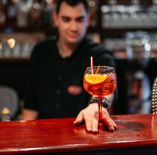 Drinks com gin​: confira as melhores combinações e receitas