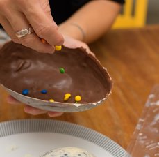 Como fazer ovo de páscoa caseiro? Passo a passo 