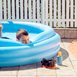 Dicas pra montar um espaço seguro de brincadeiras com piscina infantil