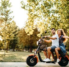 Bicicleta elétrica scooter precisa de habilitação?
