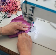Como regular o ponto da máquina de costura
