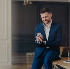 Cores de terno masculino: descubra qual combina com cada ocasião