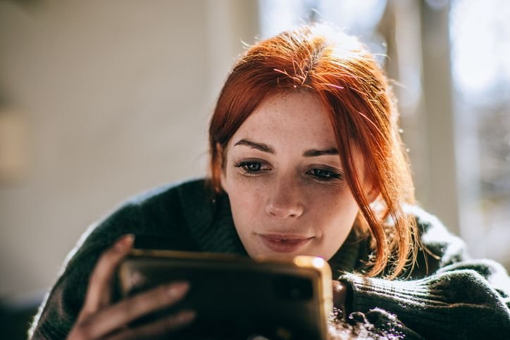 como-assistir-tv-no-celular-gratis-e-online