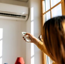 Ar-condicionado Hi Wall: como funciona e quando escolher esse modelo
