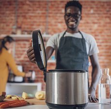 Panela de Arroz Elétrica x Tradicional: Qual a Melhor Opção pra Você?