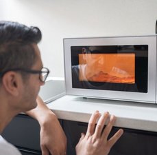 Radiação do micro-ondas: entenda o que é mito e o que é verdade