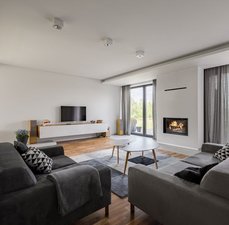 Tapete que combina com sofá cinza: veja as melhores opções pra sua sala