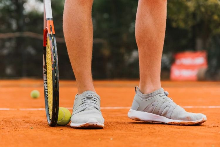 melhor-tenis-para-saibro-tracao-e-controle-no-jogo