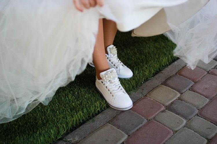 tenis-pra-casamento-como-acertar-no-dress-code-com-conforto