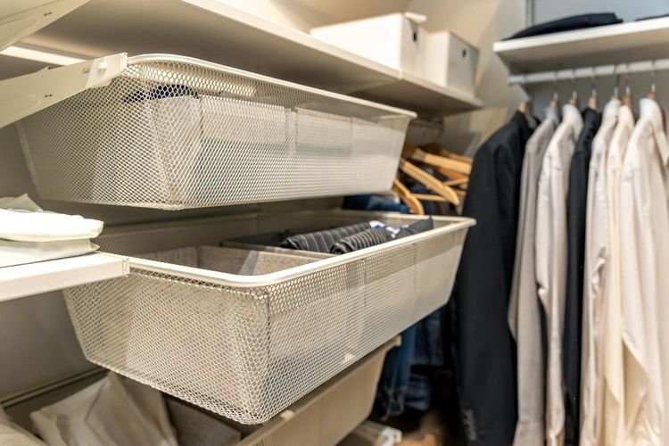 organizador-de-guarda-roupa-como-fazer-colmeias-e-divisorias-gastando-pouco
